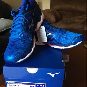 Mizuno Wave Sky 2